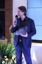 2U4A2480.JPG